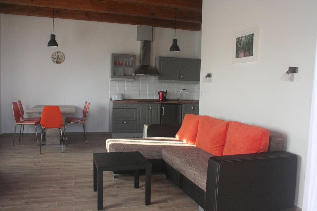 Malomko Apartman Zsira Dış mekan fotoğraf