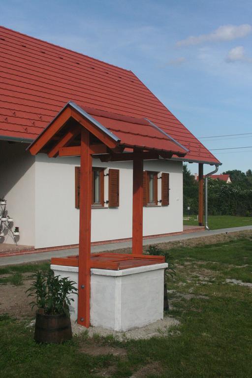 Malomko Apartman Zsira Dış mekan fotoğraf